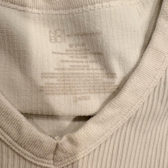 ONE/SIZE White Ribbed Crop Top - Picture 2 of 2